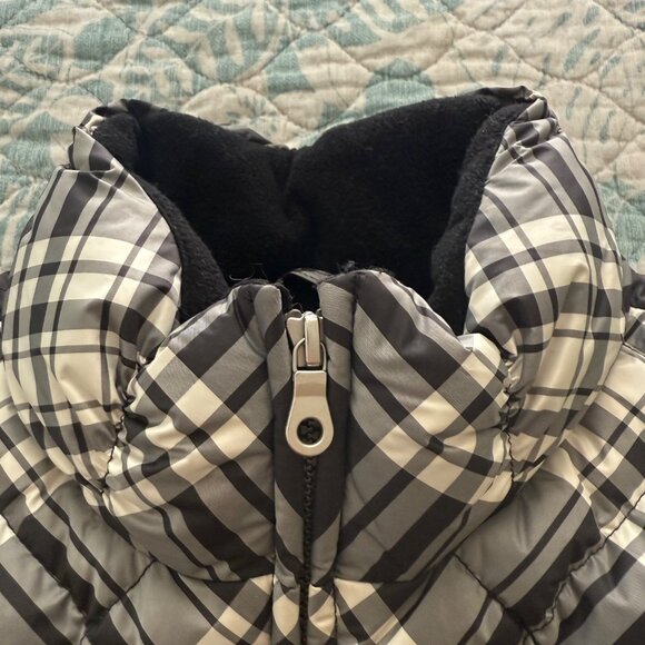 Eddie Bauer Premium Quality Goose Down White/Black Plaid Vest Size Med - Picture 3 of 7